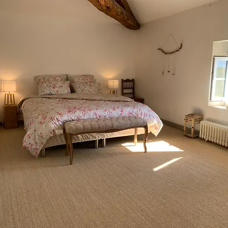 Montaillon D'hotes Bed & Breakfast 3*