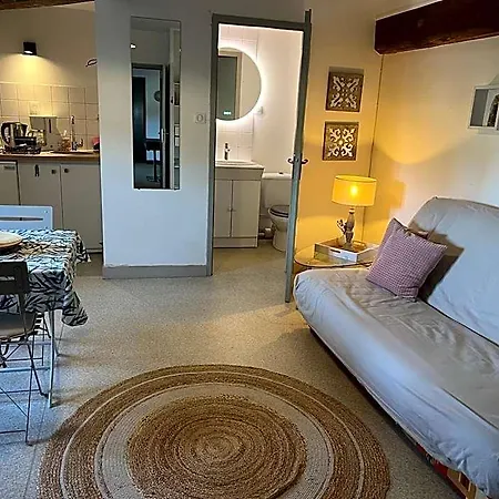 Montaillon D'hotes Bed and Breakfast 4*