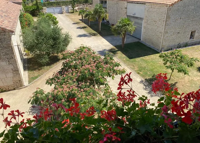 Bed & Breakfast Montaillon D'hotes